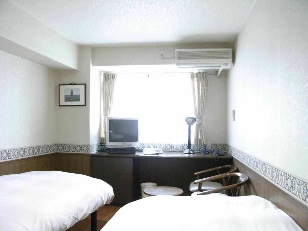 サンプラザ臨海 3*